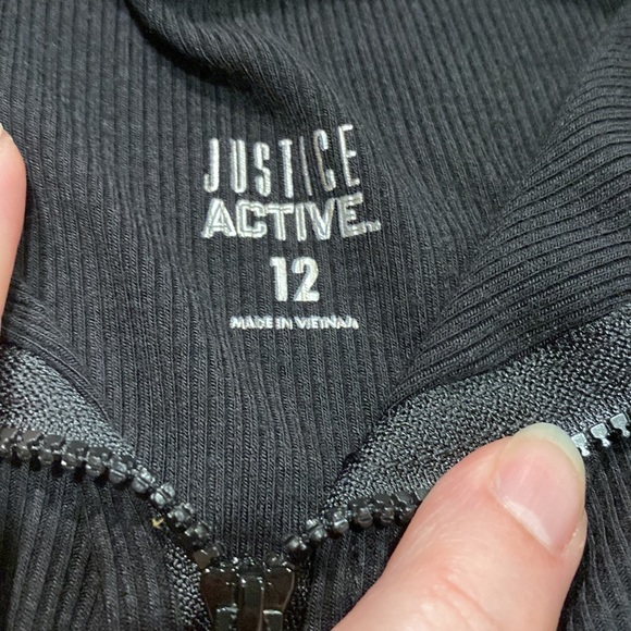 Justice sport girls top. Black with zipper. Size 12 - Picture 4 of 5